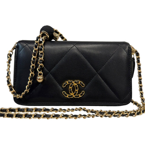 CHANEL 19 Black Quilted Goatskin Zip Wallet Chanel