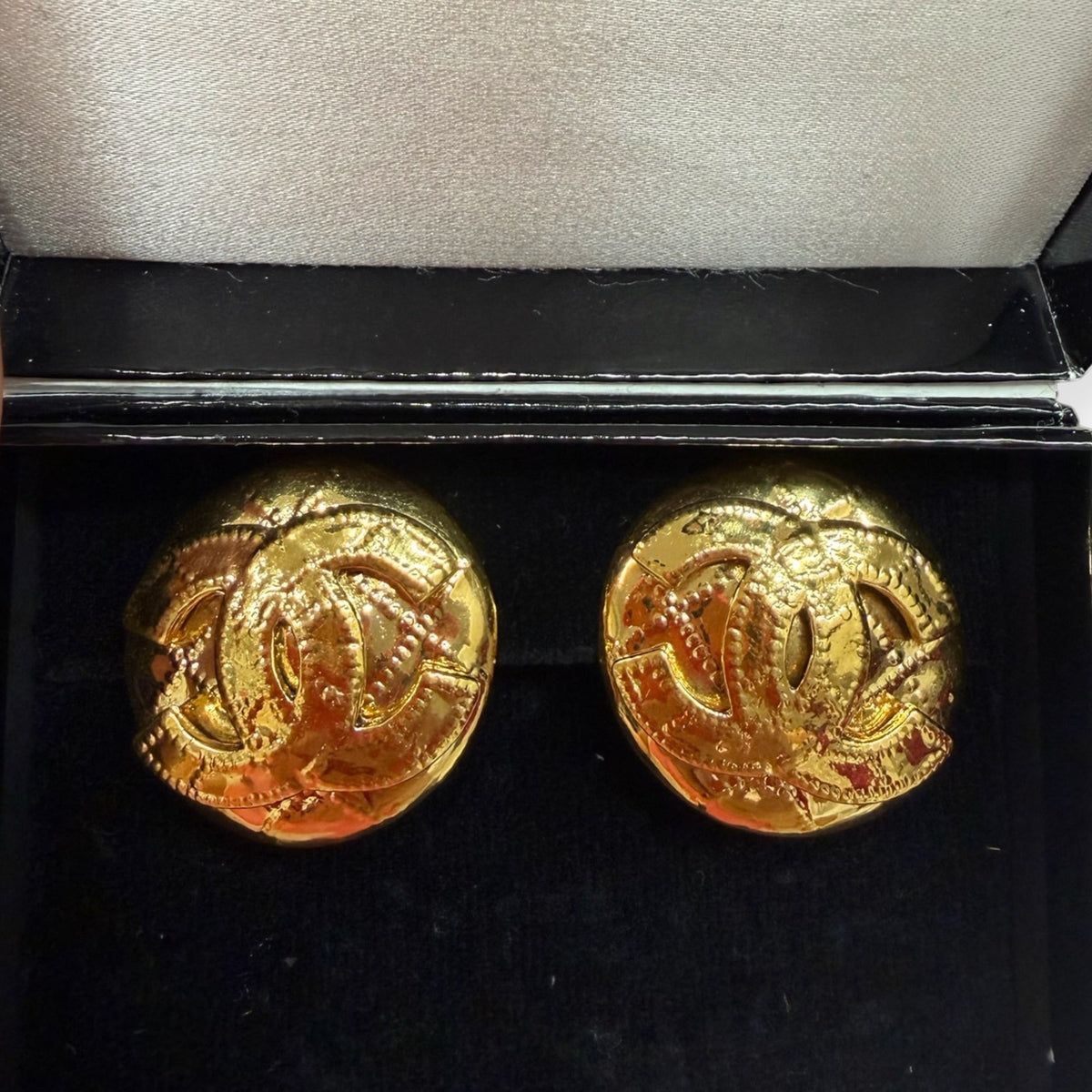 Vintage CHANEL 24k Gold Plated CC Logo Quilted Clip Earrings Chanel