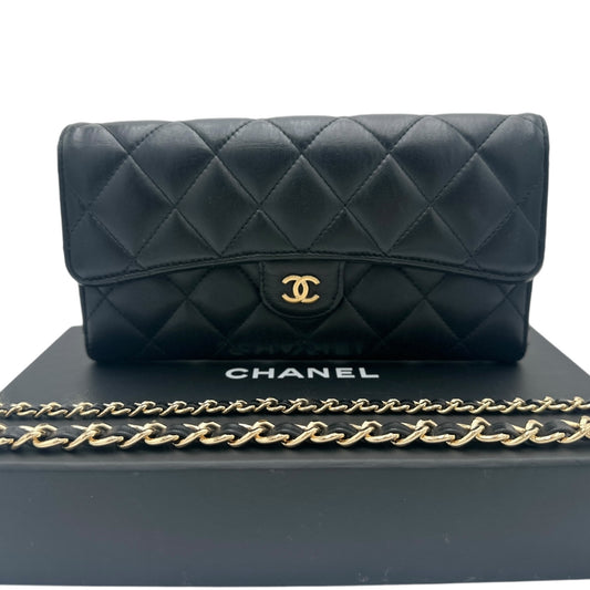 CHANEL Lambskin Classic Flap Gusseted Wallet Chanel