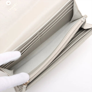 CHANEL Grey Leather Compact 19 Wallet Chanel