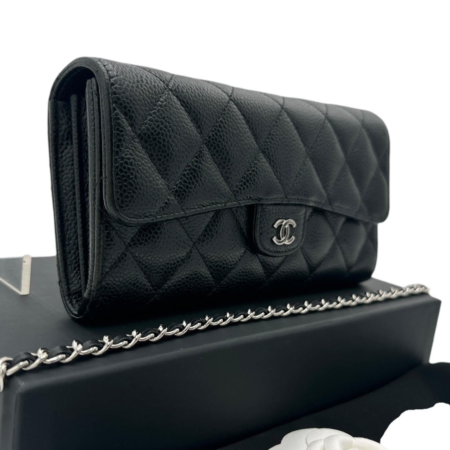 CHANEL Caviar Classic Flap Gusseted Wallet Chanel