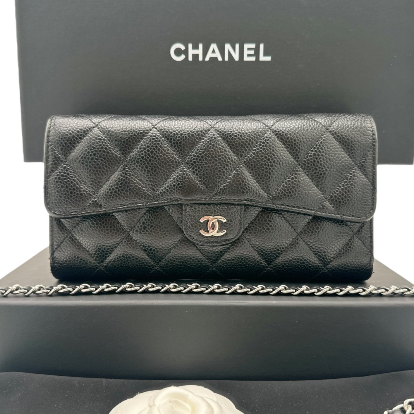 CHANEL Caviar Classic Flap Gusseted Wallet Chanel