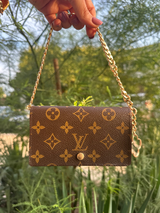 LOUIS VUITTON Monogram Porte Monnaie Billets Tresor Wallet with Chain Louis Vuitton