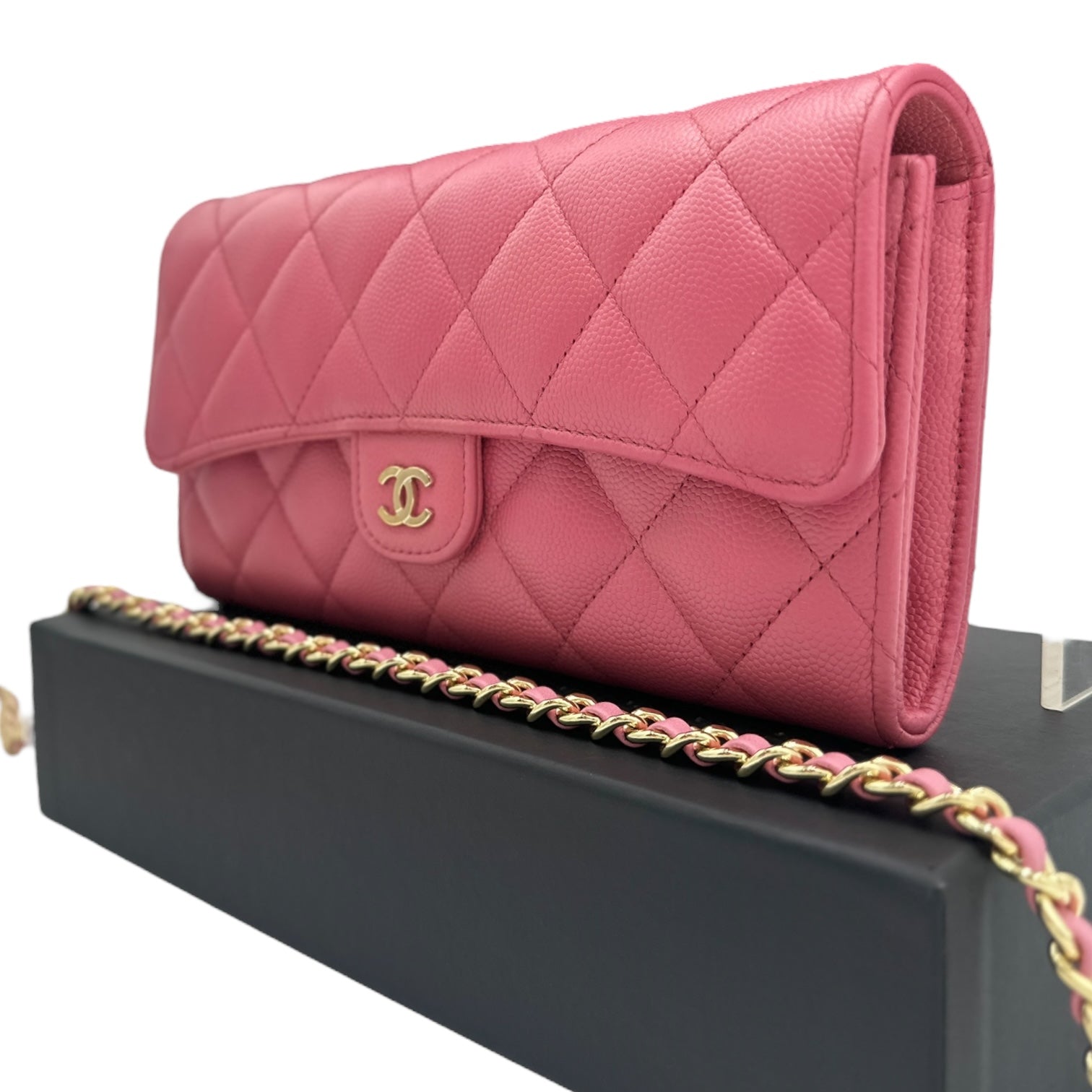 CHANEL Caviar Classic Flap Gusseted Wallet Chanel