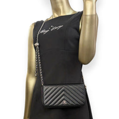 CHANEL Black Leather V Stitch Quilted SHW Zip Wallet Chanel
