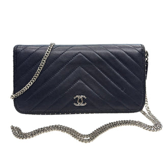 CHANEL Studded Navy Leather V Stitch Quilted SHW Zip Wallet  display picture 1