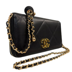 CHANEL 19 Black Quilted Goatskin Zip Wallet Chanel