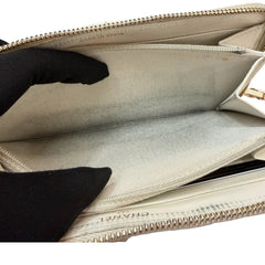 CHANEL 19 Ivory Quilted Lambskin Zip Wallet Chanel
