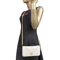CHANEL 19 Ivory Quilted Lambskin Zip Wallet Chanel
