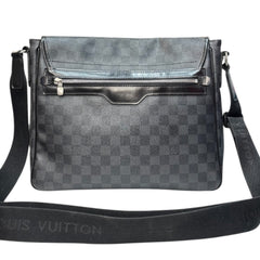 LOUIS VUITTON Damier Graphite Daniel MM Messenger Bag Louis Vuitton