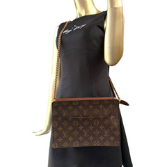 LOUIS VUITTON Monogram Pochette Homme with added Chain Louis Vuitton
