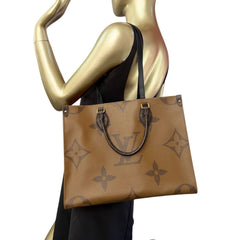 LOUIS VUITTON OnTheGo MM Tote & Wallet Set Louis Vuitton