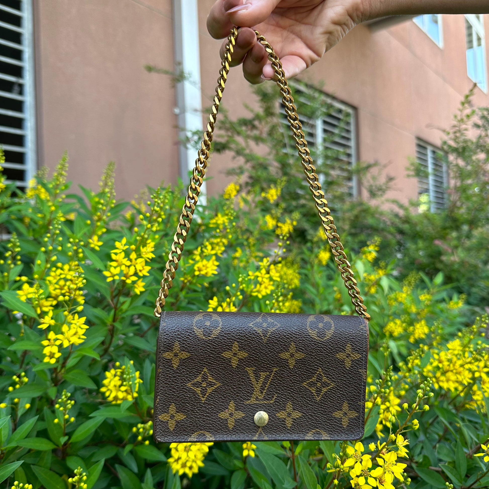 LOUIS VUITTON Monogram Porte Monnaie Billets Tresor Wallet On Chain - Bag Envy