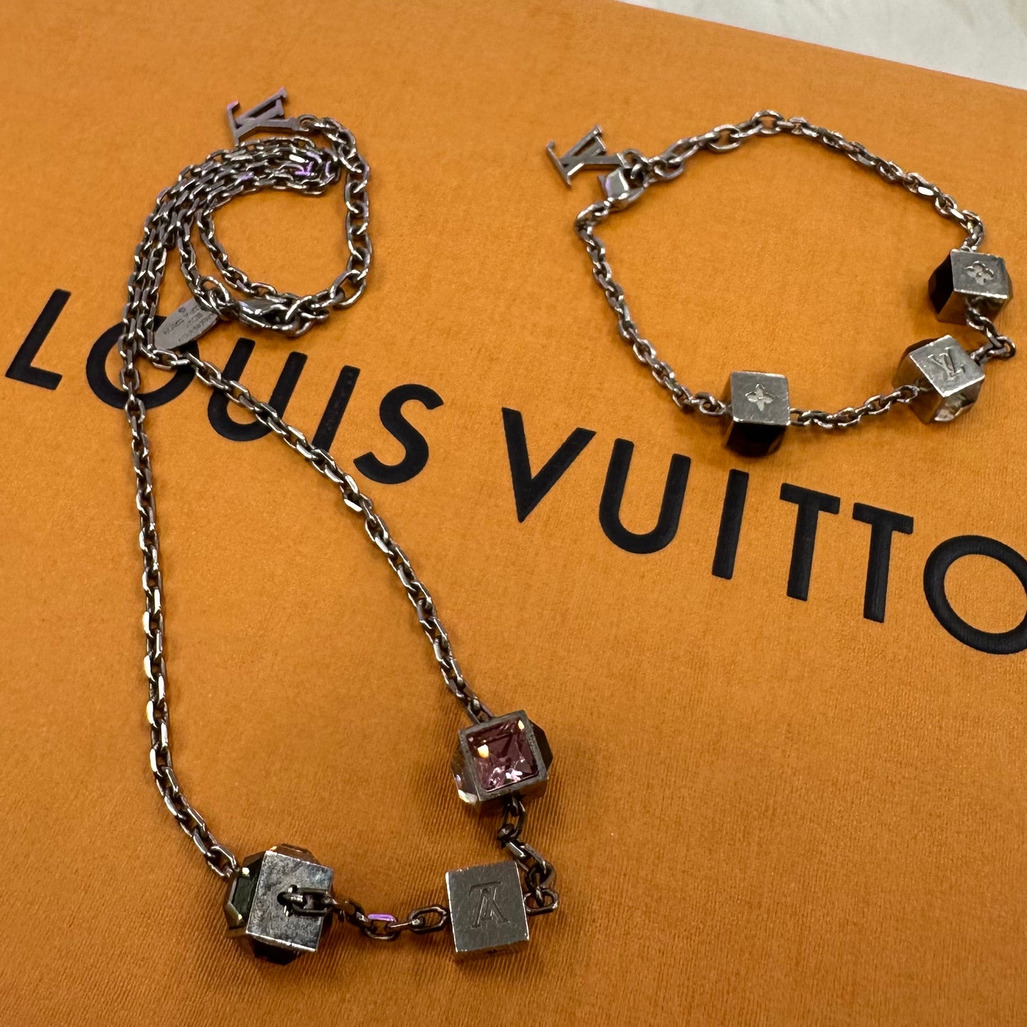 LOUIS VUITTON Silver Gamble Necklace/Bracelet Louis Vuitton