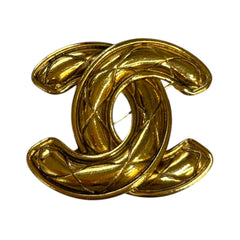 CHANEL Quilted CC Matelassé Gold Plated Large Pinback Brooch Pendant Jewelry Chanel