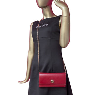 GUCCI Red Leather GG Logo Wallet with added Chain Gucci