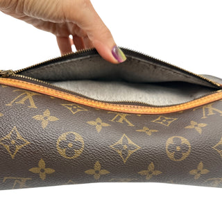 LOUIS VUITTON Monogram Saint Germain 28 Crossbody Bag Louis Vuitton