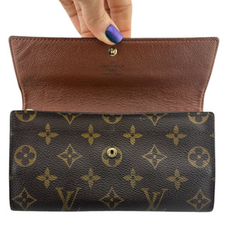 LOUIS VUITTON Monogram Sarah Wallet with Chain and Charm Louis Vuitton