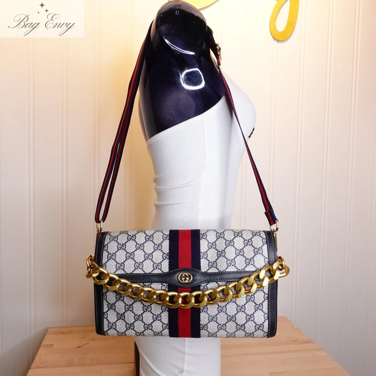 GUCCI Large GG Supreme Ophidia Clutch with Strap & Chain - Bag Envy