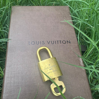 LOUIS VUITTON Lock/Key Set - Bag Envy