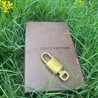 LOUIS VUITTON Lock/Key Set - Bag Envy