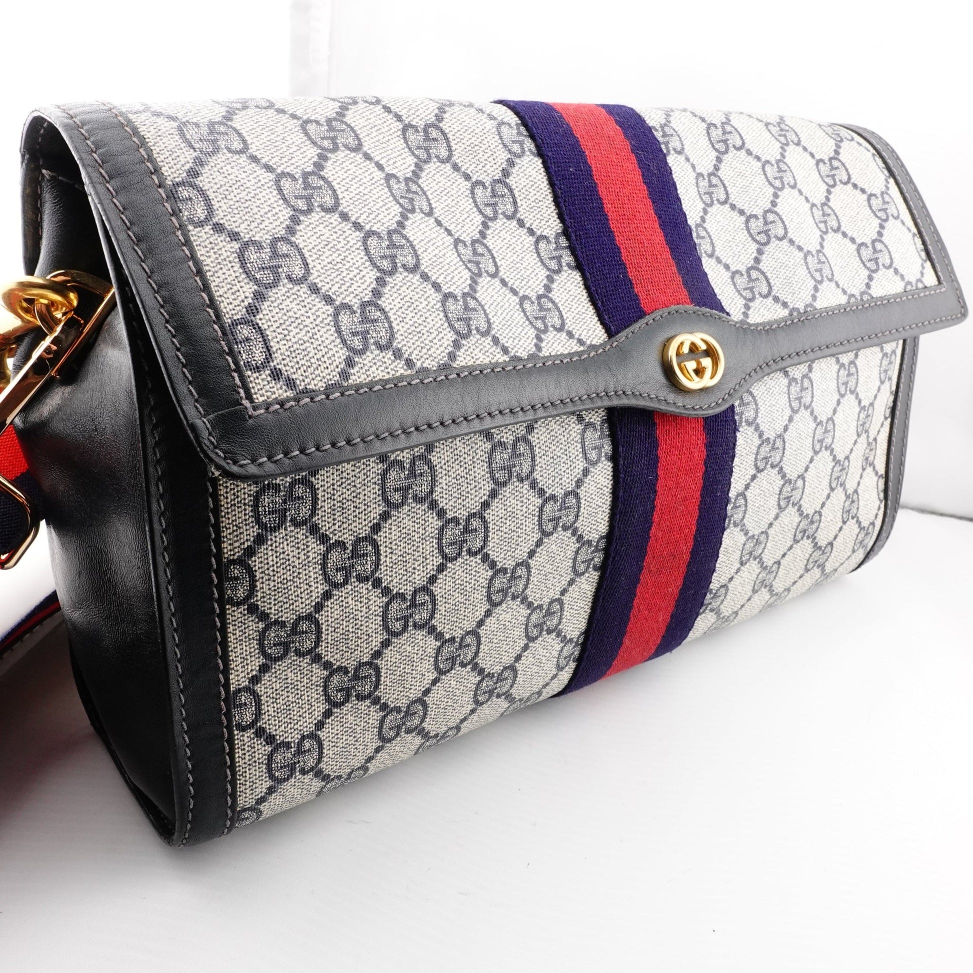 GUCCI Large GG Supreme Ophidia Clutch with Strap & Chain - Bag Envy