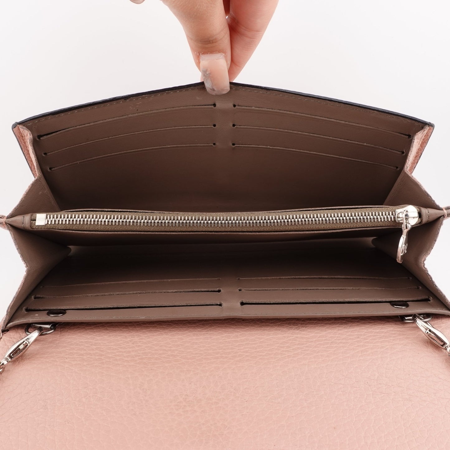 LOUIS VUITTON Capucines Leather Wallet on Chain - Bag Envy